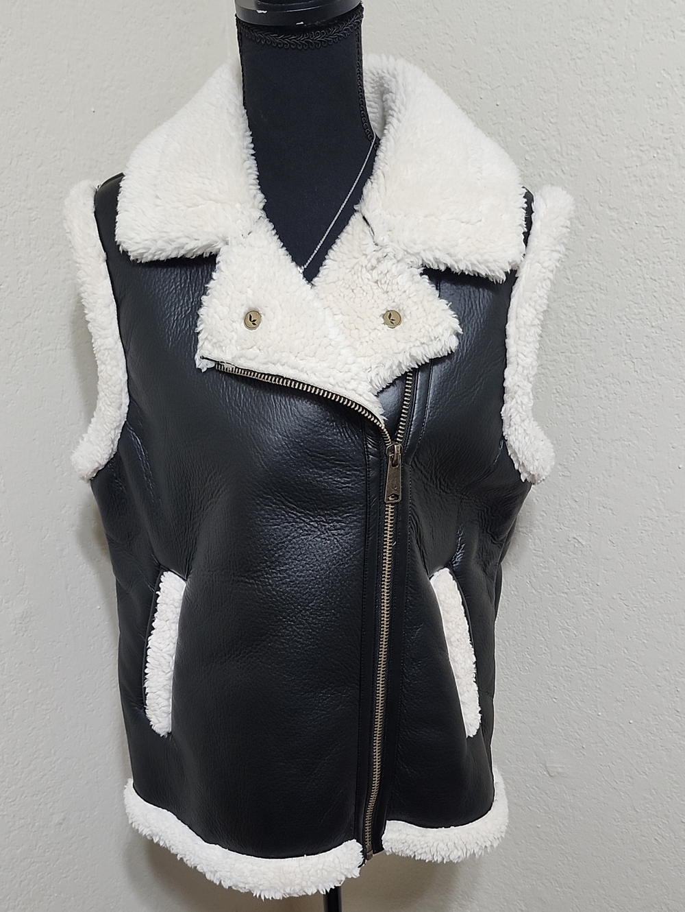Koolaburra by UGG Faux Leather & Sherpa Moto Vest - Black/White - Sz M Layering